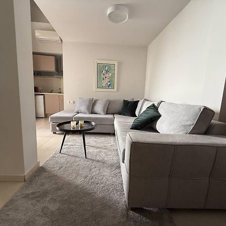 Stylish Studio Apartment - 8F House Каламата Экстерьер фото