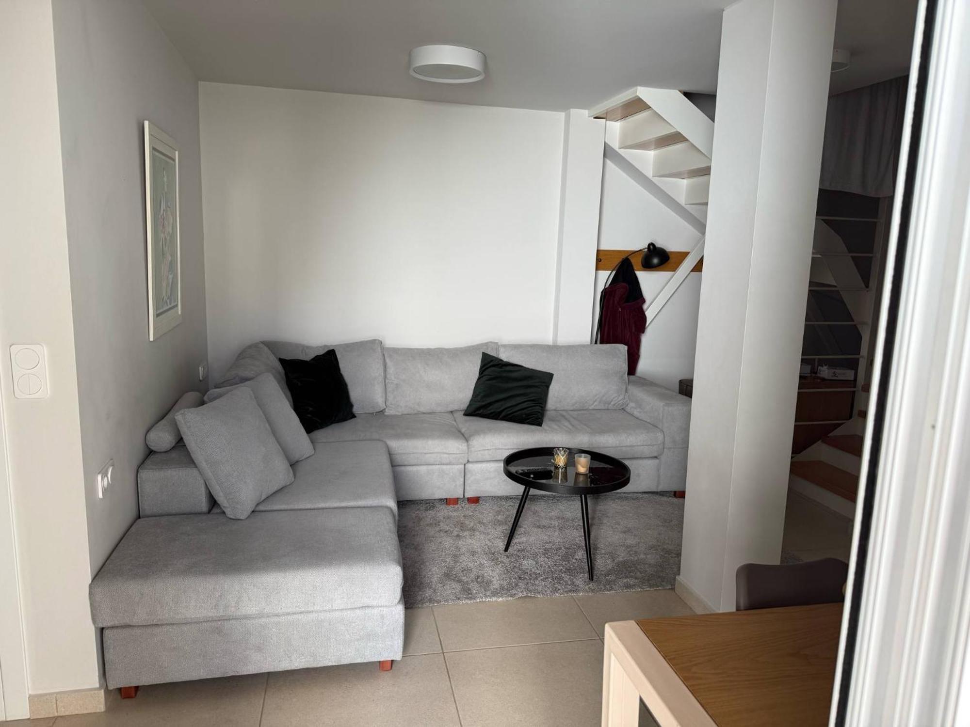 Stylish Studio Apartment - 8F House Каламата Экстерьер фото